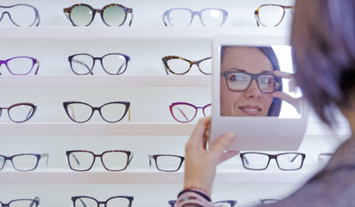 كل ماتريد معرفته عن 5 أنواع عدسات النظارات الطبية لاختيار النوع المناسب لك